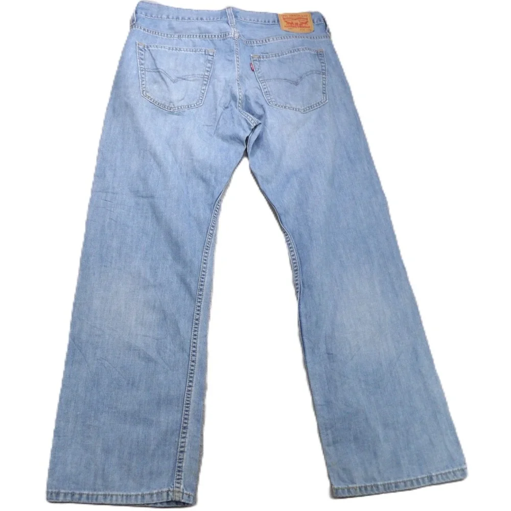 Levis this pair
